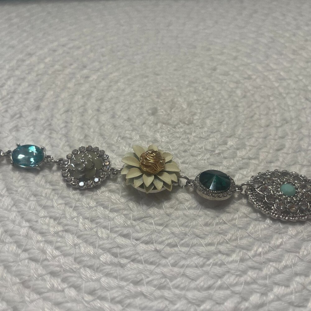 Spring DAISY, RHINESTONE & EMERALD Handmade Silver Bracelet Size 7 1/2" #94D
